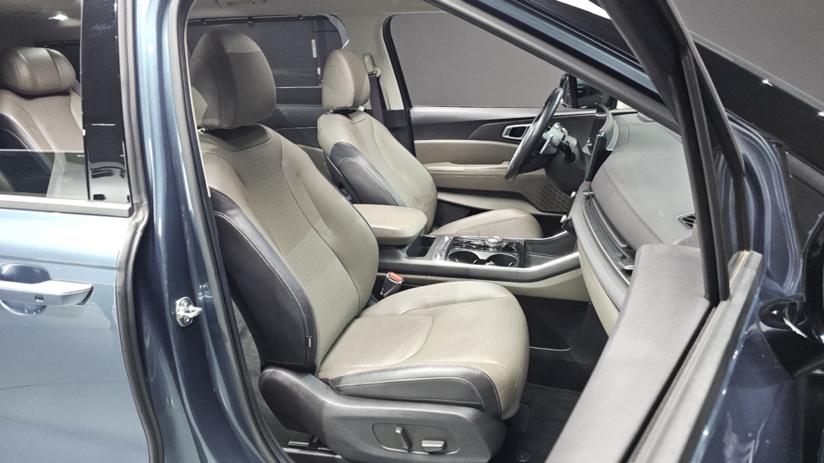 Kia Carnival, 2023 — фото 9 из 12
