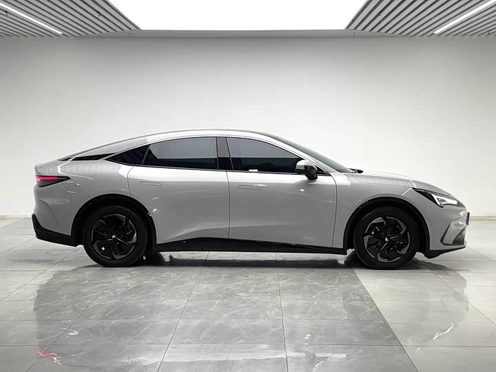 BAIC Arcfox Alpha S5, 2025 — фото 8 из 9