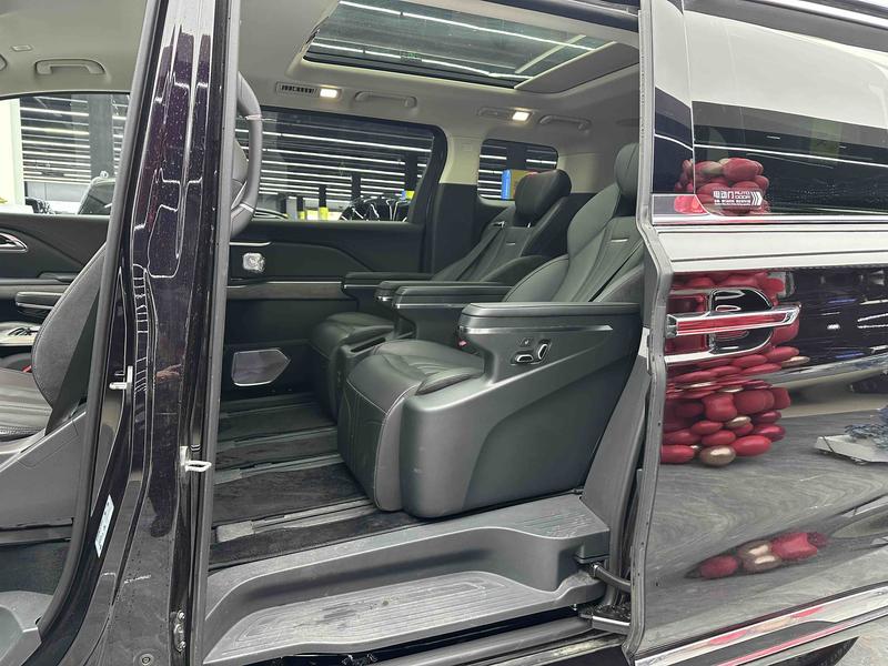 Hongqi HQ9 Hybrid, 2024 — фото 9 из 10