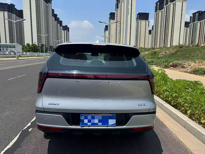 Geely Atlas L, 2025 — фото 8 из 9