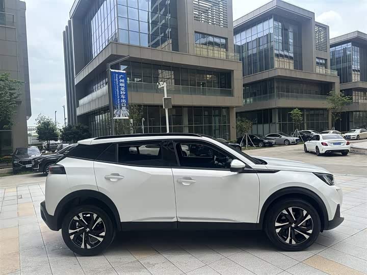 Peugeot 2008, 2021 — фото 3 из 9
