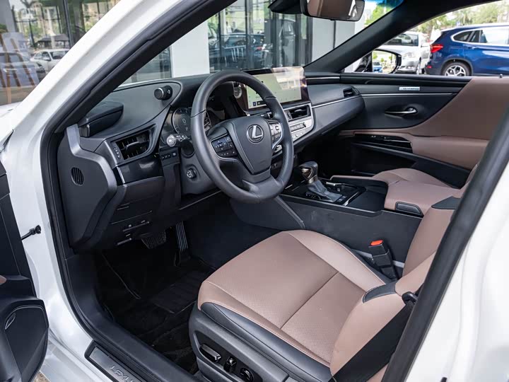 Lexus ES, 2022 — фото 9 из 9