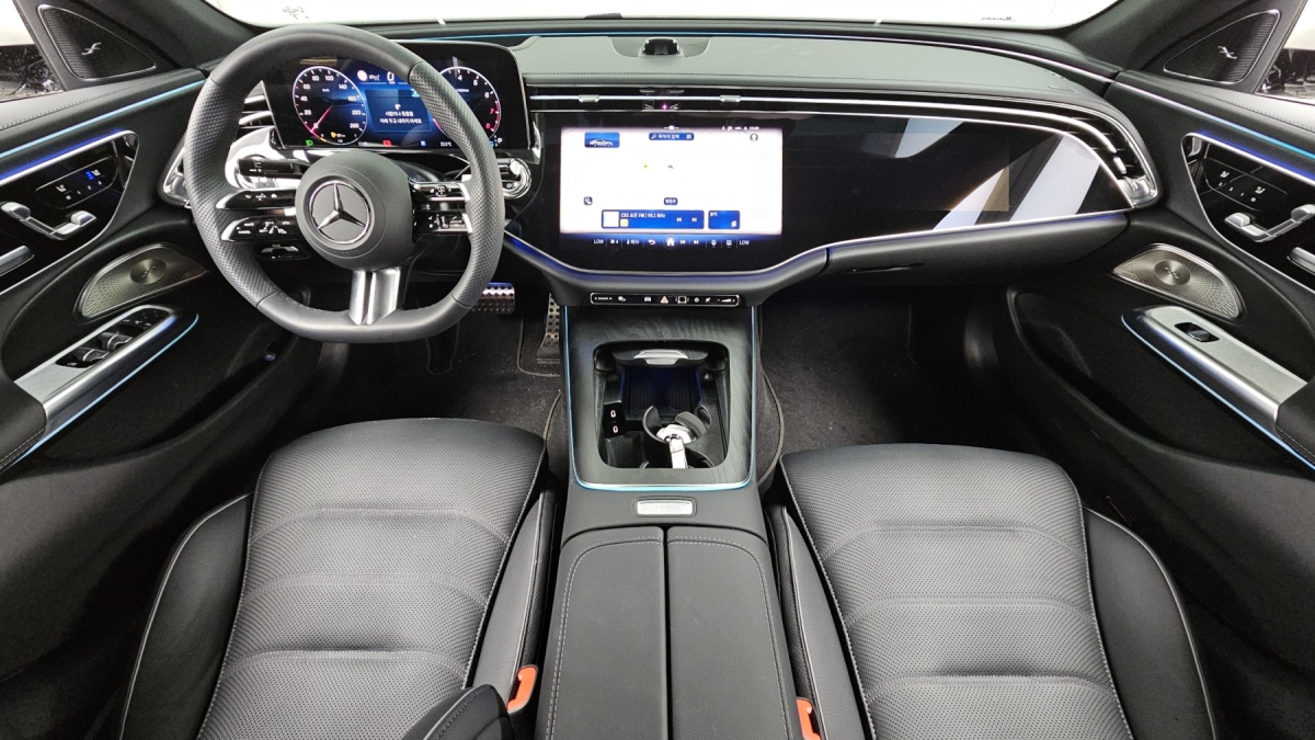 Mercedes-Benz E-Class, 2025 — фото 7 из 12