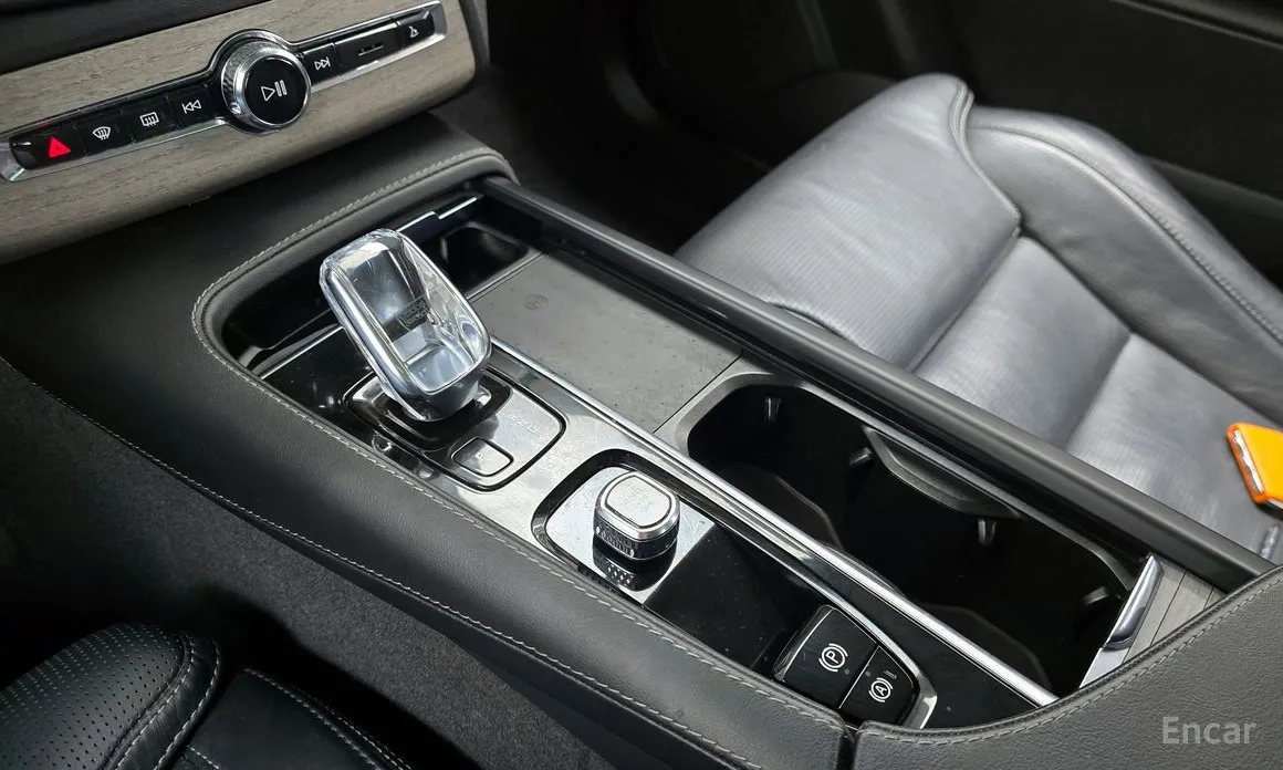 Volvo XC90, 2021 — фото 9 из 12