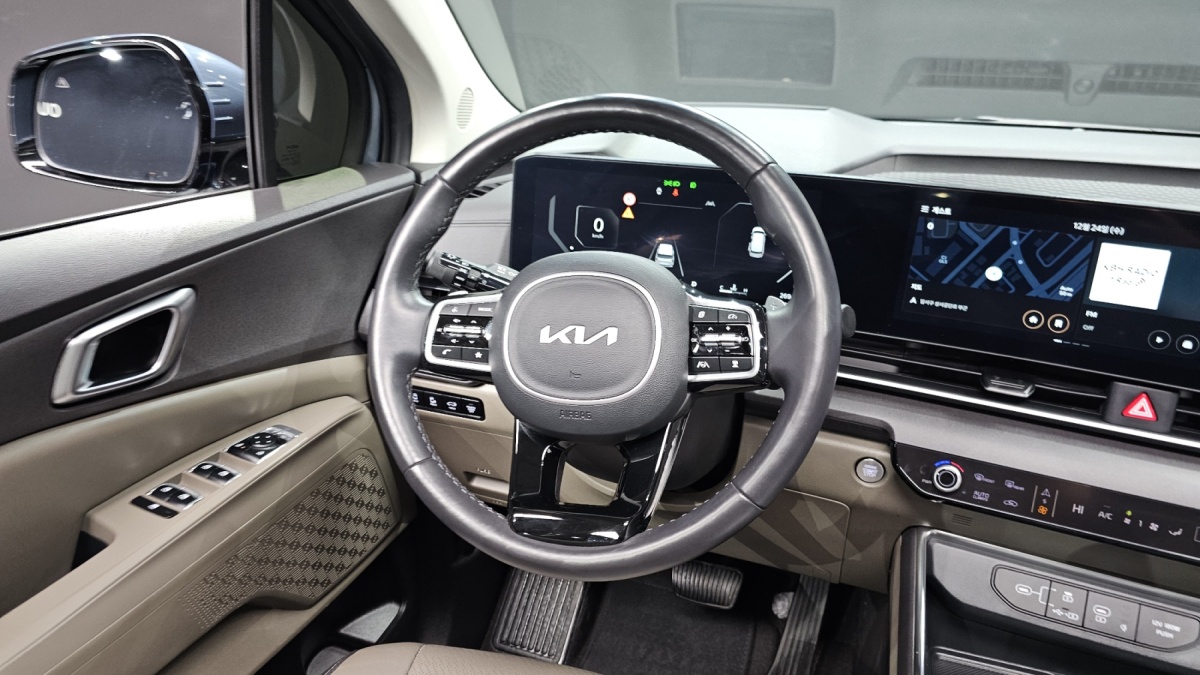 Kia Carnival, 2023 — фото 12 из 12