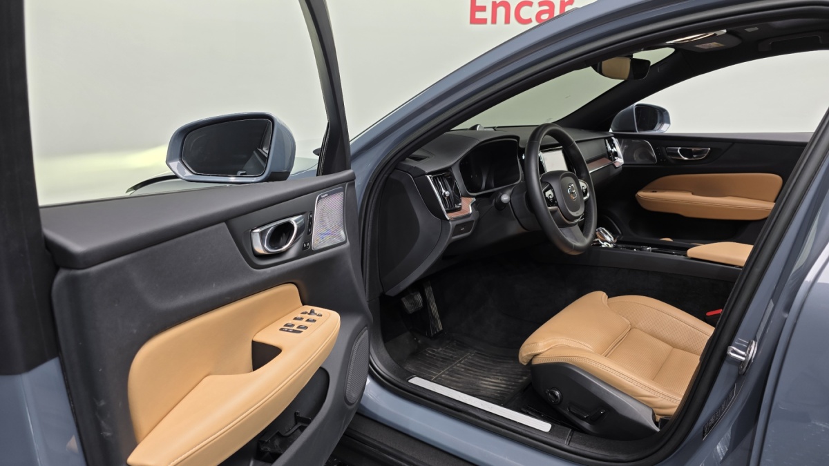 Volvo V60, 2022 — фото 9 из 12