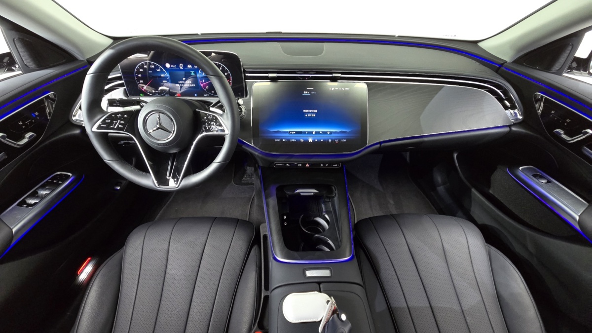 Mercedes-Benz E-Class, 2024 — фото 7 из 12