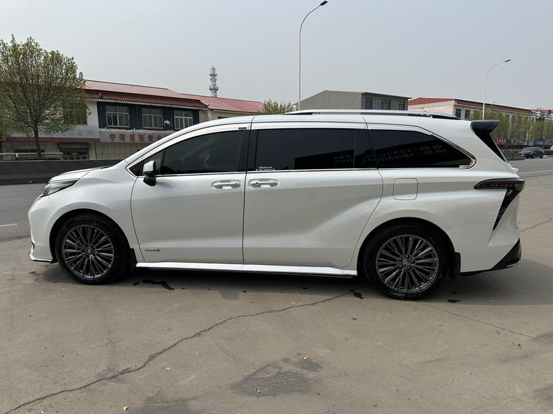 Toyota Granvia, 2023 — фото 4 из 12