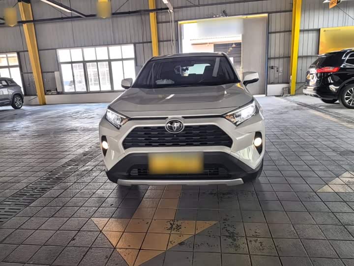 Toyota RAV4, 2022 — фото 3 из 9