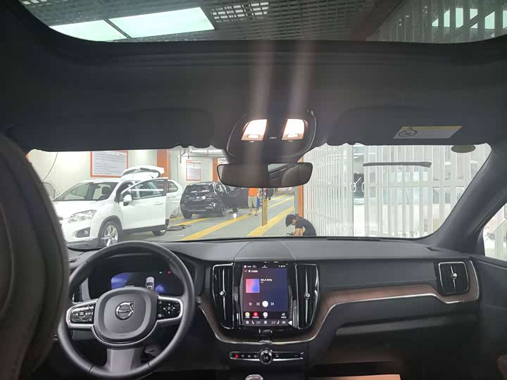 Volvo XC60, 2025 — фото 7 из 9