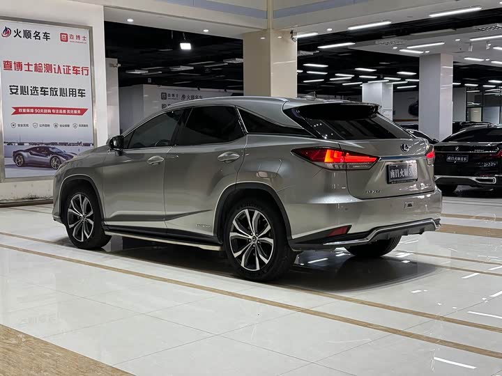 Lexus RX, 2022 — фото 8 из 12