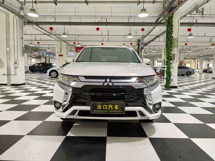 Mitsubishi Outlander, 2021 — фото 2 из 9
