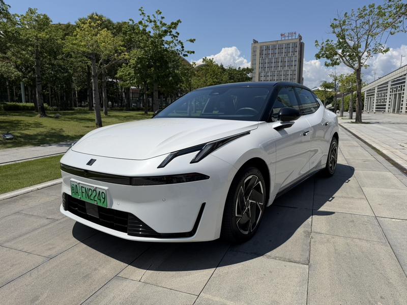 Lynk & Co 07 EM-P Hybrid, 2026 — купить в Санкт-Петербурге под ключ