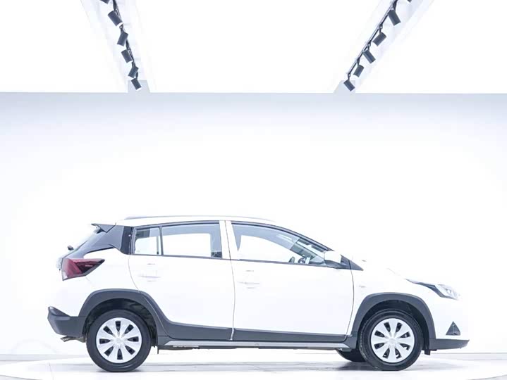 Toyota Yaris L Hatchback, 2022 — фото 3 из 9