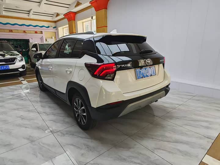 Toyota Yaris L Hatchback, 2022 — фото 7 из 9
