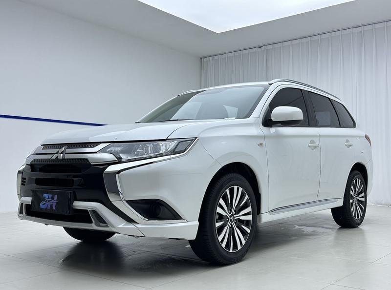 Mitsubishi Outlander, 2022 — купить в Казани под ключ
