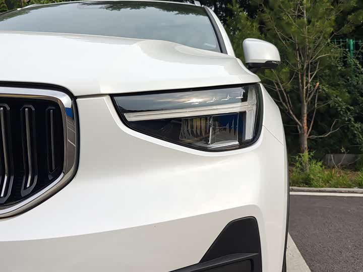 Volvo XC40, 2022 — фото 4 из 9