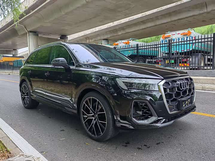 Audi Q7, 2024 — фото 5 из 9