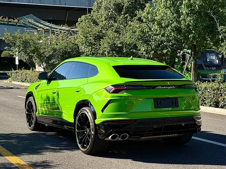 Lamborghini Urus, 2022 — фото 6 из 9