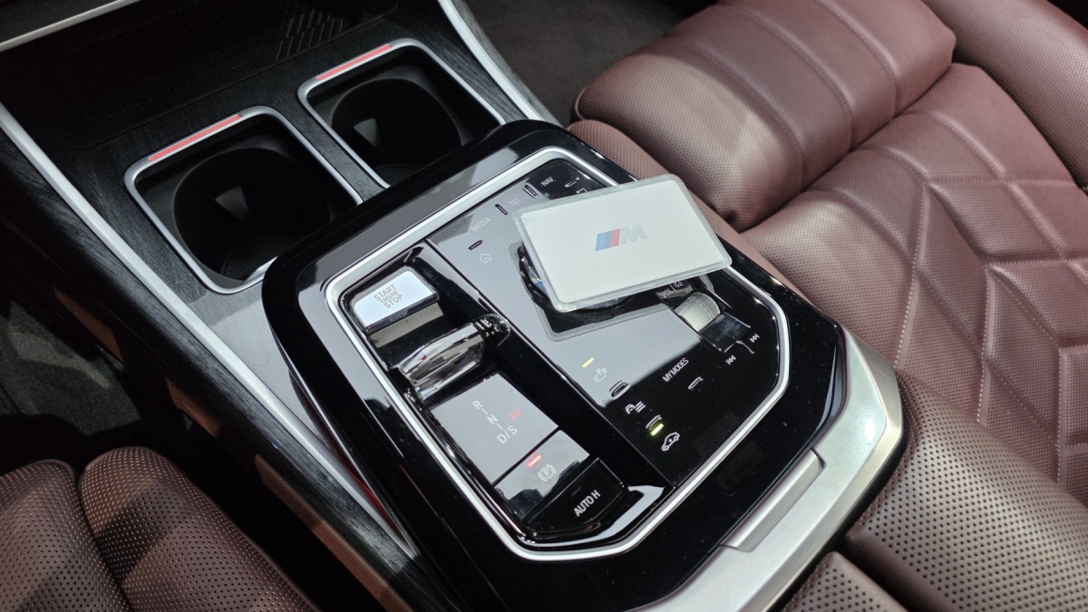 BMW 7 Series, 2023 — фото 8 из 12