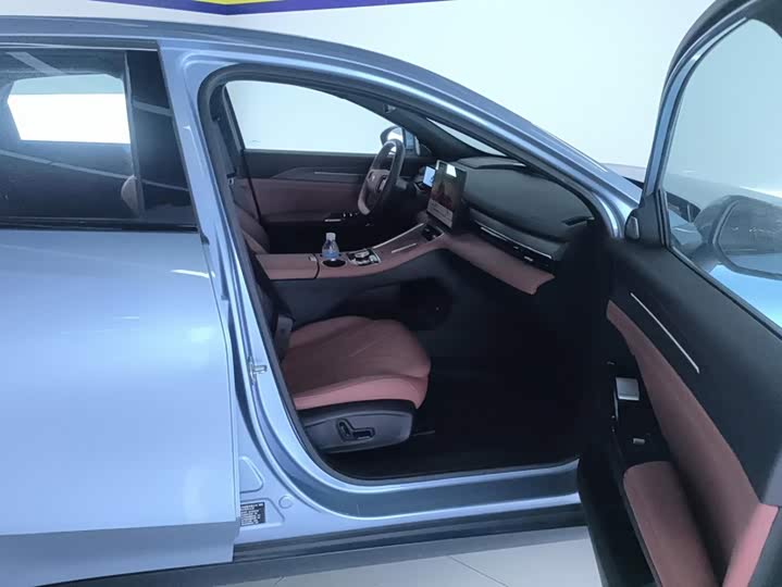 Geely Galaxy L6, 2025 — фото 8 из 9
