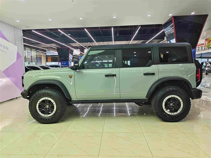 Ford Bronco, 2025 — фото 7 из 9