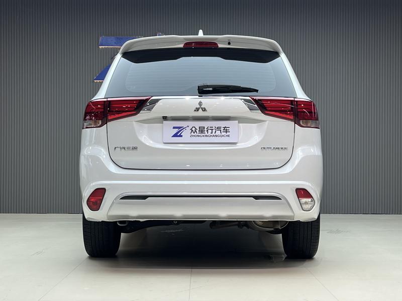 Mitsubishi Outlander, 2023 — фото 3 из 12
