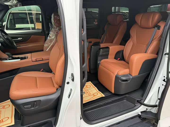 Toyota Alphard, 2026 — фото 7 из 9