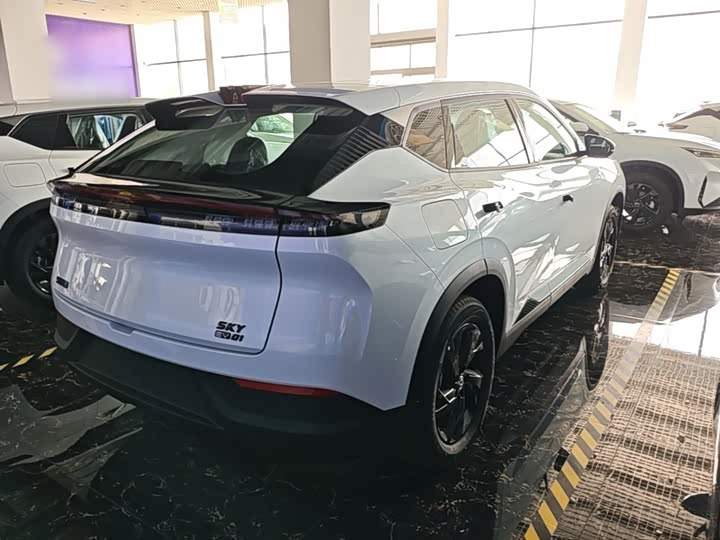 Dongfeng Aeolus Sky EV01, 2025 — фото 5 из 9