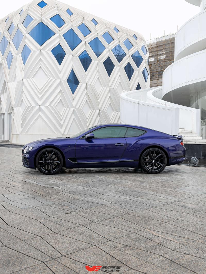 Bentley Continental GT, 2022 — фото 4 из 12
