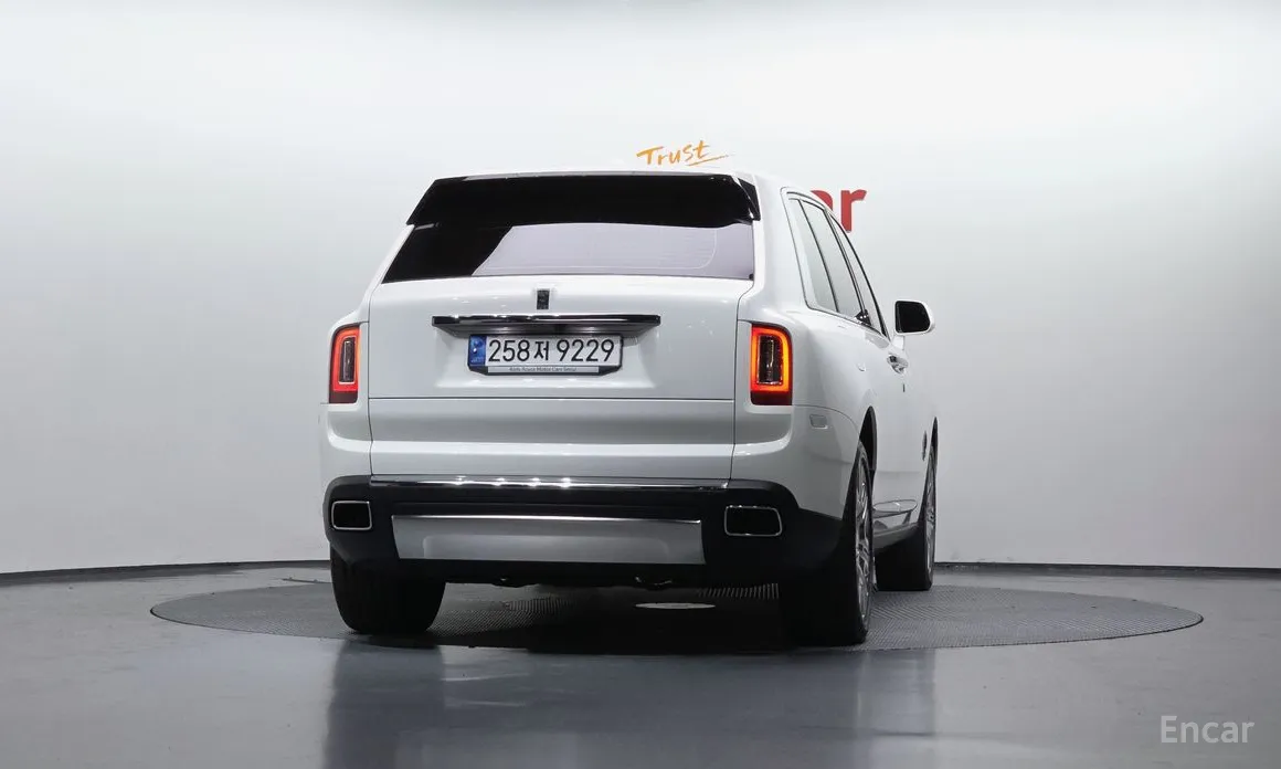 Rolls-Royce Cullinan, 2023 — фото 4 из 12