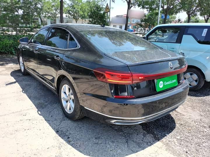 Volkswagen Passat Hybrid, 2023 — фото 5 из 9