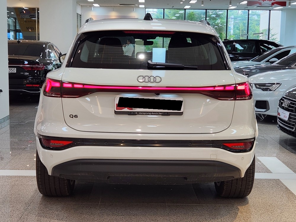 Audi Q6 e-tron, 2025 — фото 4 из 12
