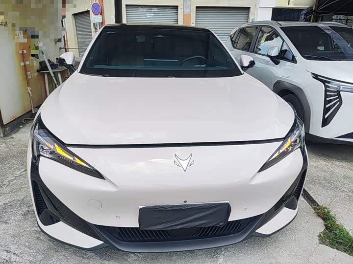BAIC Arcfox Alpha S5, 2025 — фото 3 из 9