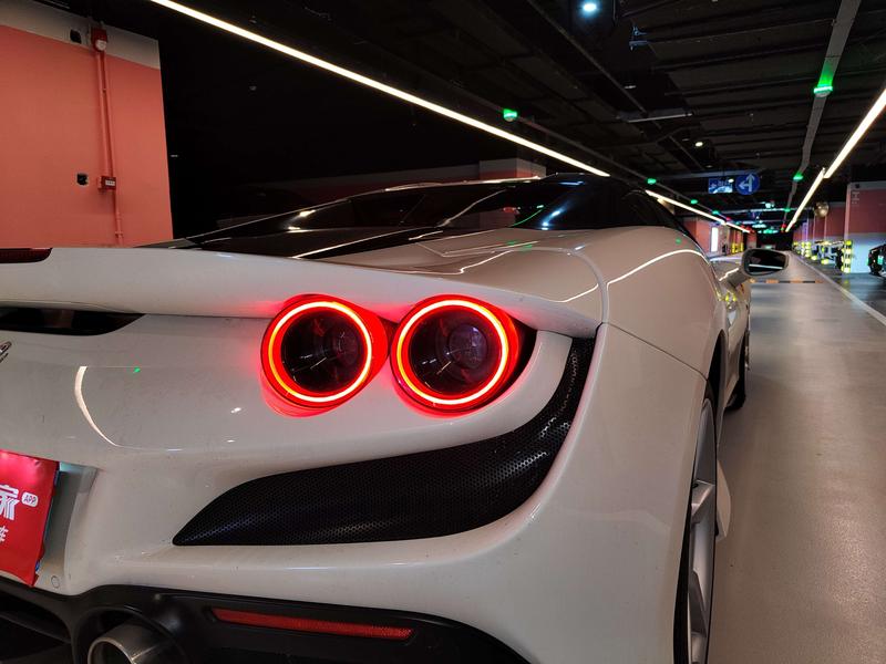 Ferrari F8, 2022 — фото 3 из 7
