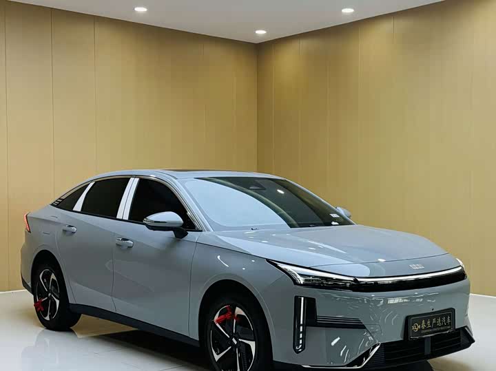 Geely Galaxy L6, 2026 — фото 3 из 9