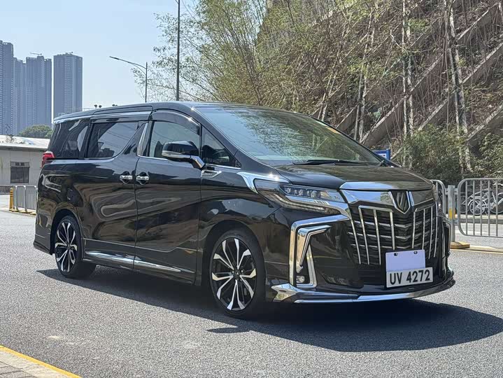 Toyota Alphard, 2025 — фото 3 из 9