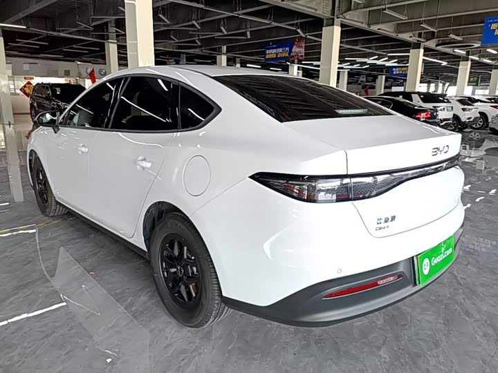 BYD Seal 05 DM-i Hybrid, 2026 — фото 5 из 9