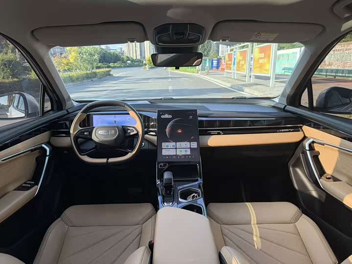 Geely Atlas L, 2023 — фото 5 из 9