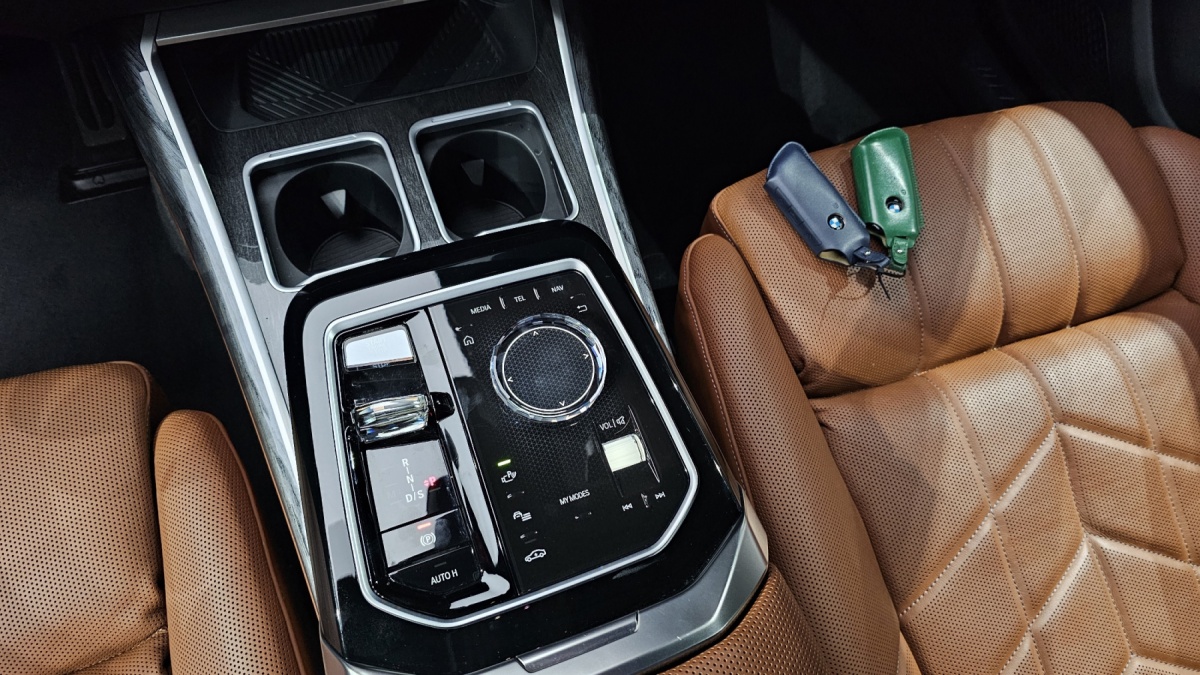 BMW 7 Series, 2022 — фото 8 из 12