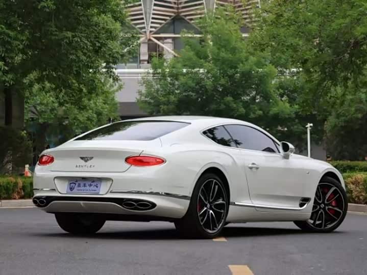 Bentley Continental GT, 2022 — фото 6 из 9