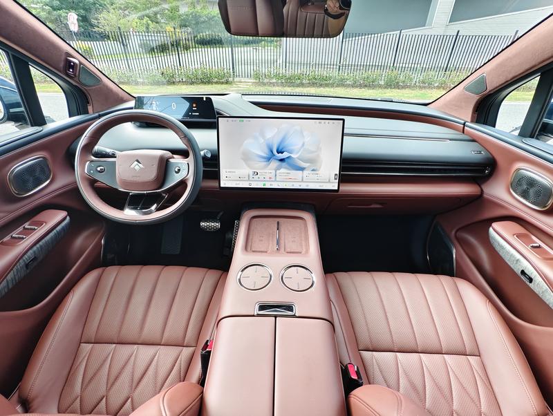 GAC Hyptec HL, 2025 — фото 10 из 12