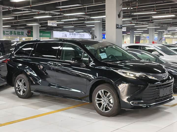 Toyota Sienna, 2026 — фото 3 из 9