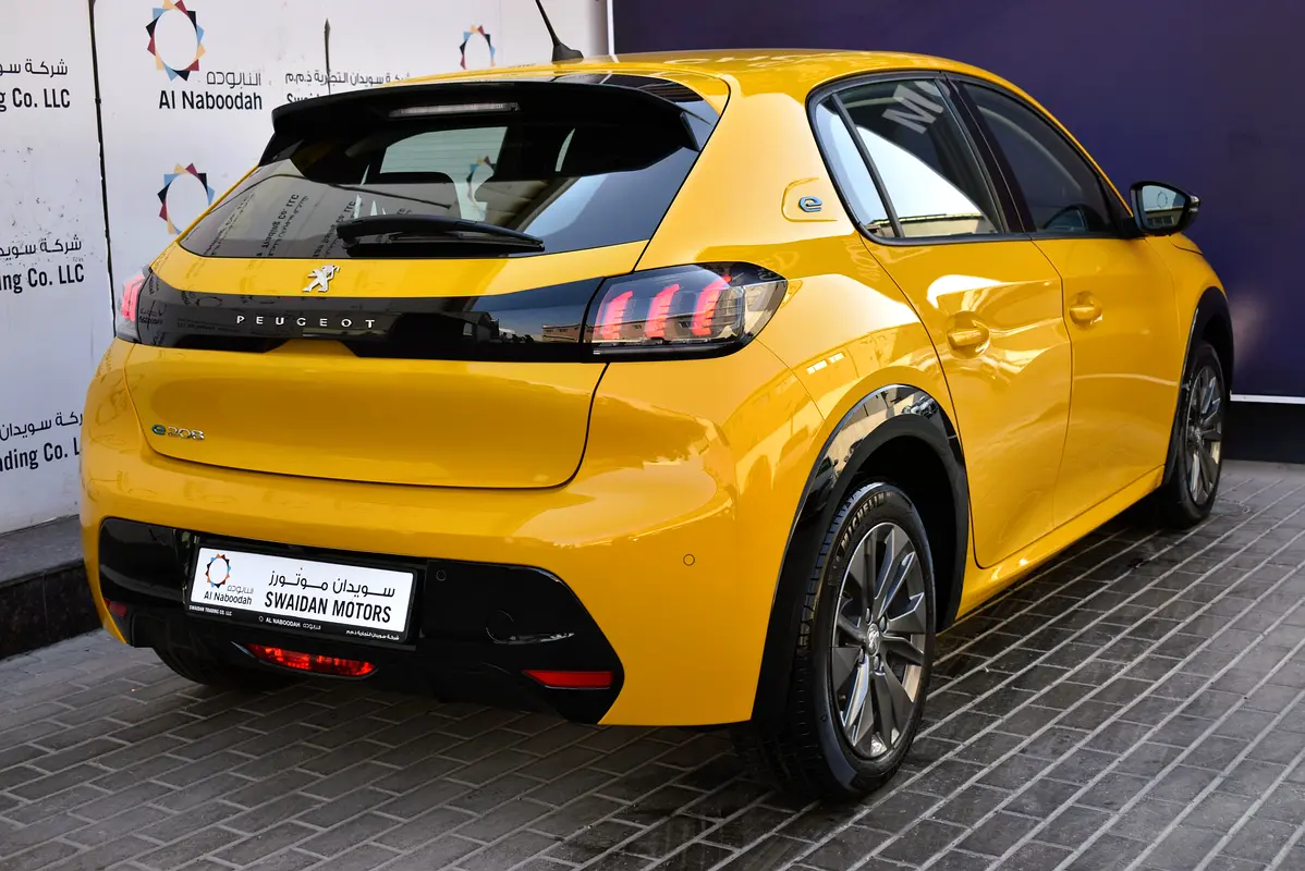 Peugeot e-208, 2023 — фото 5 из 10