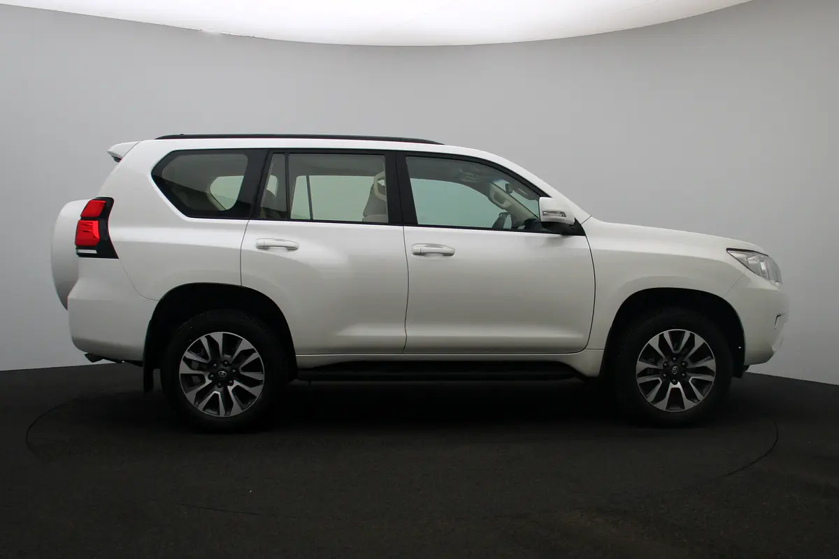 Toyota Prado, 2023 — фото 4 из 10