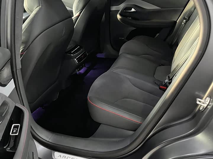 BAIC Arcfox Alpha S, 2023 — фото 7 из 9