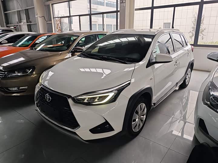 Toyota Yaris L Hatchback, 2022 — фото 2 из 9