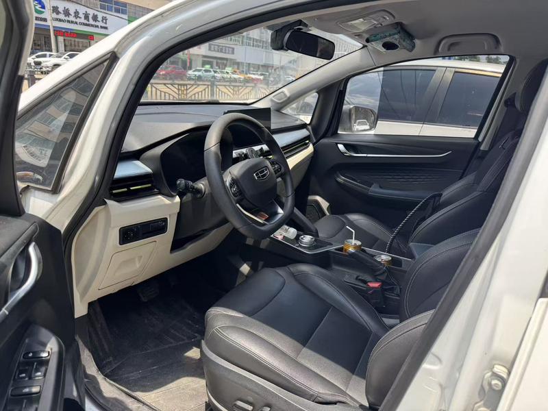 Geely Geometry EX3, 2021 — фото 8 из 9