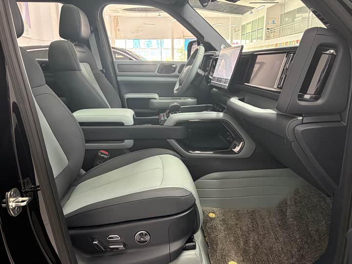 BYD FangChengBao Leopard 5, 2025 — фото 9 из 9