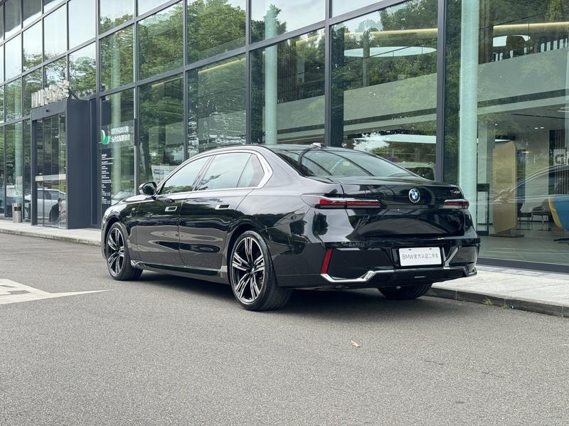 BMW 7 Series, 2025 — фото 4 из 12